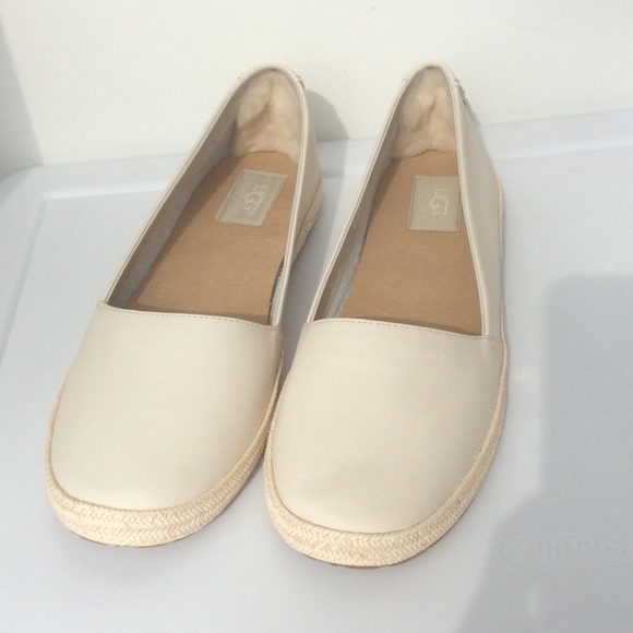 UGG Sauvie Flat - Picture 2 of 4